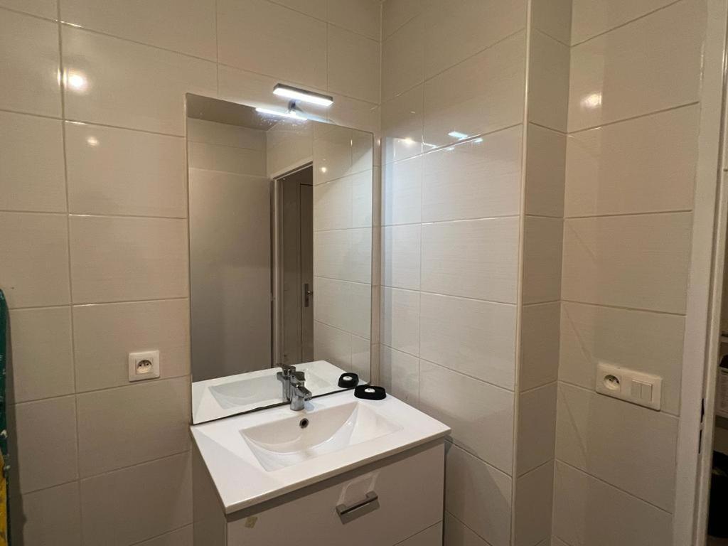 Appartement Idealement Place Villeparisis Exterior foto