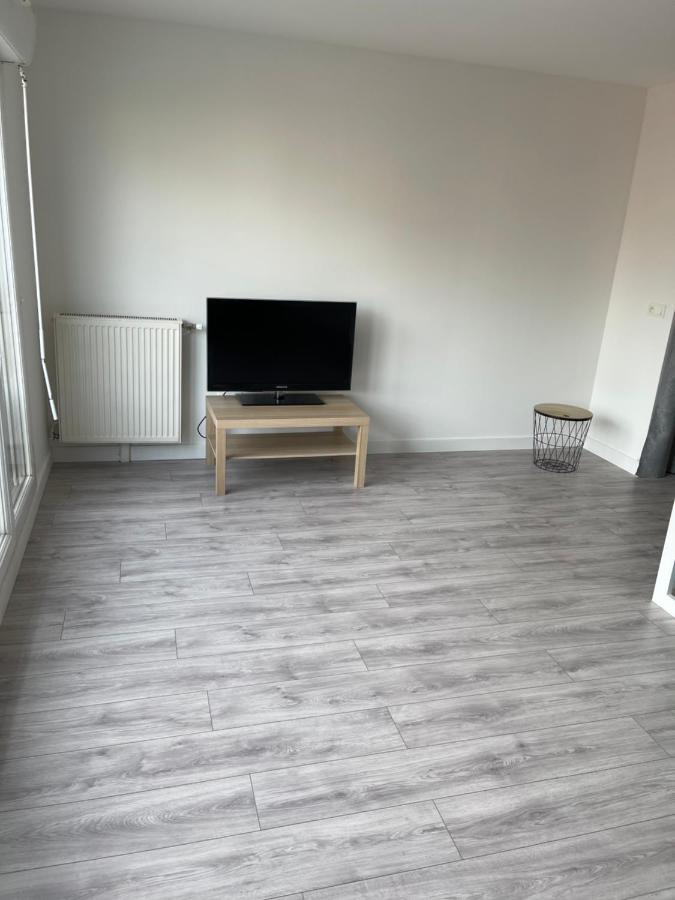 Appartement Idealement Place Villeparisis Exterior foto