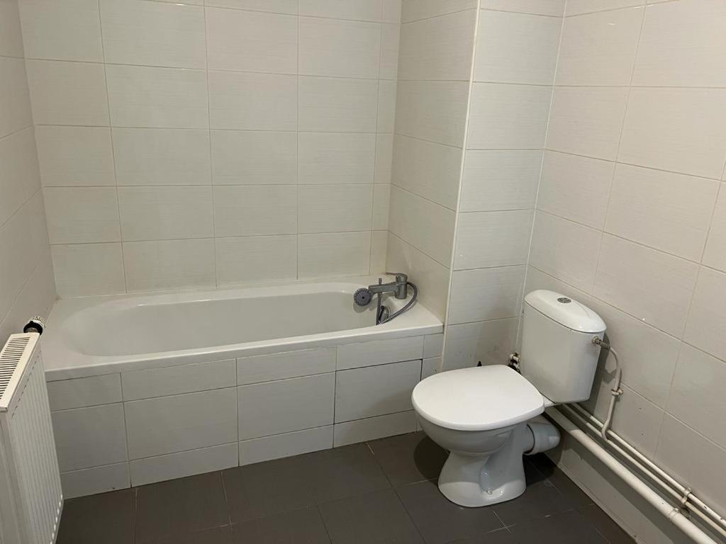 Appartement Idealement Place Villeparisis Exterior foto