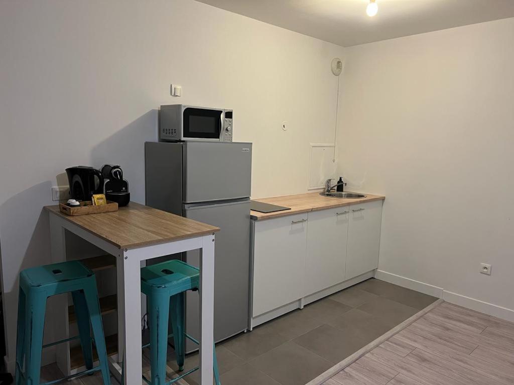 Appartement Idealement Place Villeparisis Exterior foto