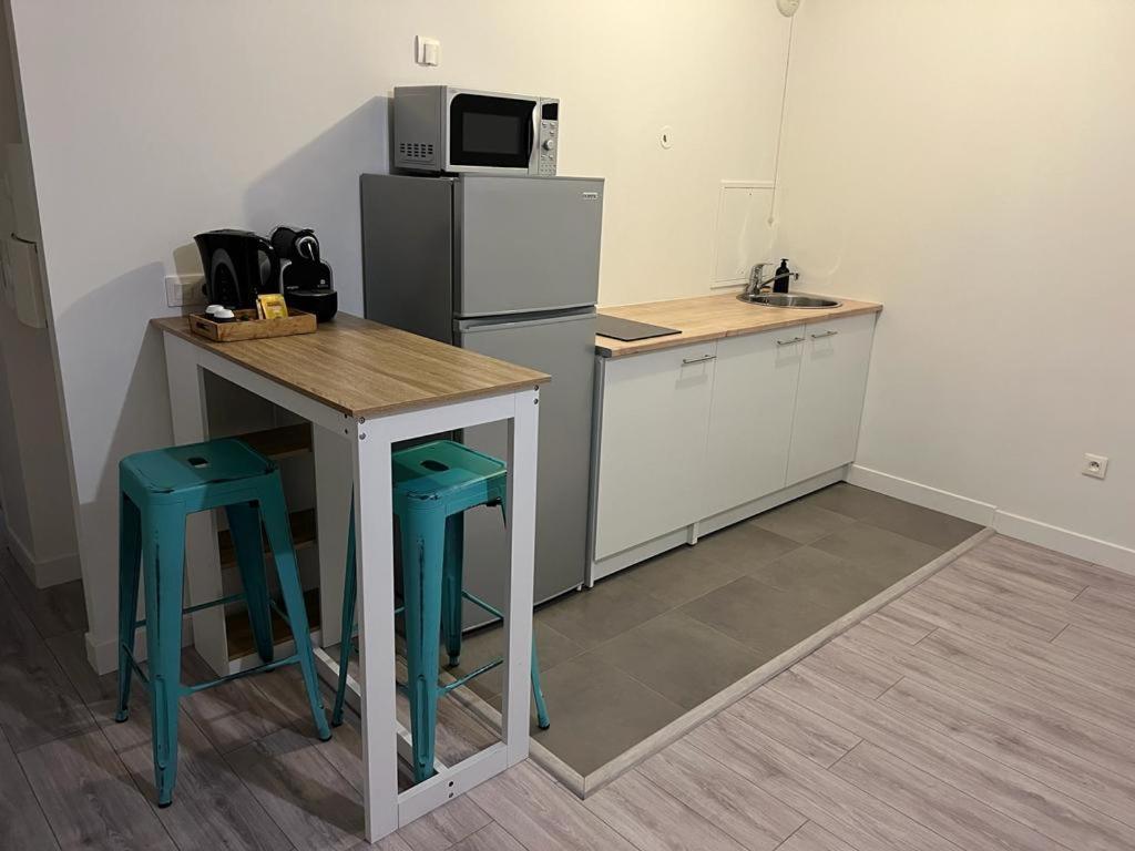 Appartement Idealement Place Villeparisis Exterior foto